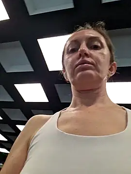 Miss    Mia  online show from 02-05-26, 11:15