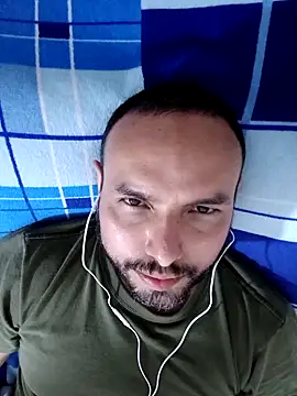 Snapshot of ElSunEagle chatting on 12-05-24, 05:15 ElSunEagle online show from 12-05-24, 05:15