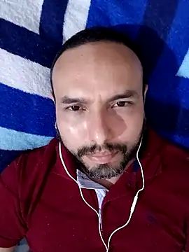 Snapshot of ElSunEagle chatting on 12-12-24, 05:10 ElSunEagle online show from 12-12-24, 05:10