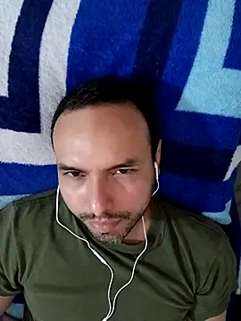 Snapshot of ElSunEagle chatting on 12-26-24, 05:04 ElSunEagle online show from 12-26-24, 05:04