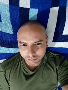 Snapshot of ElSunEagle chatting on 02-06-25, 05:03 ElSunEagle online show from 02-06-25, 05:03