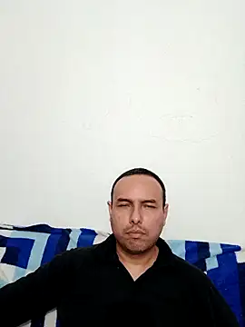 Snapshot of ElSunEagle chatting on 09-12-25, 04:01 ElSunEagle online show from 09-12-25, 04:01