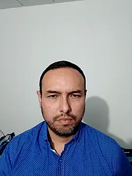 Snapshot of ElSunEagle chatting on 09-22-25, 04:14 ElSunEagle online show from 09-22-25, 04:14