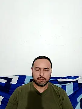 Snapshot of ElSunEagle chatting on 10-02-25, 03:46 ElSunEagle online show from 10-02-25, 03:46