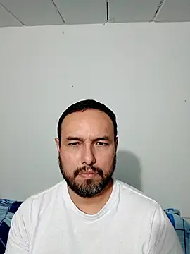 Snapshot of ElSunEagle chatting on 10-12-25, 03:49 ElSunEagle online show from 10-12-25, 03:49