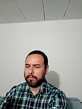 Snapshot of ElSunEagle chatting on 10-20-25, 04:46 ElSunEagle online show from 10-20-25, 04:46