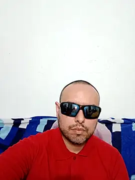 Snapshot of ElSunEagle chatting on 05-18-26, 02:29 ElSunEagle online show from 05-18-26, 02:29