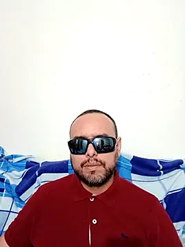 Snapshot of ElSunEagle chatting on 06-03-26, 02:36 ElSunEagle online show from 06-03-26, 02:36