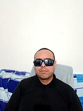 Snapshot of ElSunEagle chatting on 06-14-26, 02:35 ElSunEagle online show from 06-14-26, 02:35