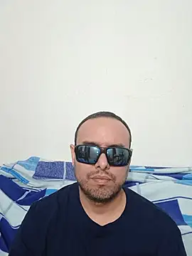Snapshot of ElSunEagle chatting on 06-20-26, 02:47 ElSunEagle online show from 06-20-26, 02:47