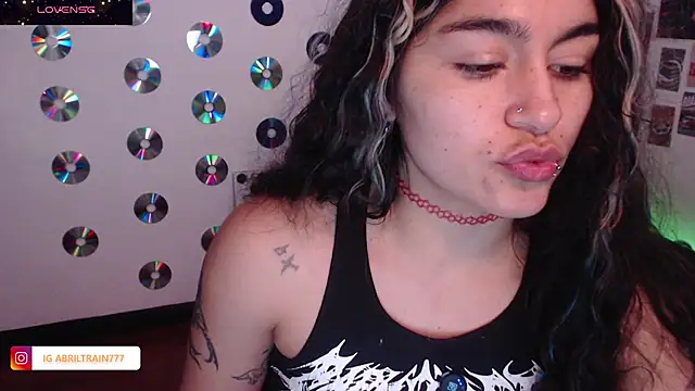 abril666 online show from 11-18-25, 03:27