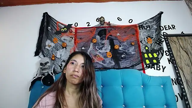 sweet skylove  online show from 10-05-25, 03:10