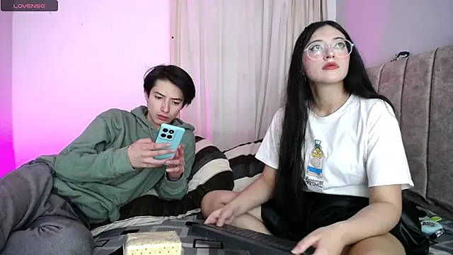 Pinkandyellowpokemon online show from 09-24-25, 04:16