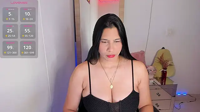 Snapshot of hellensexy chatting on 10-30-25, 09:26 hellensexy online show from 10-30-25, 09:26