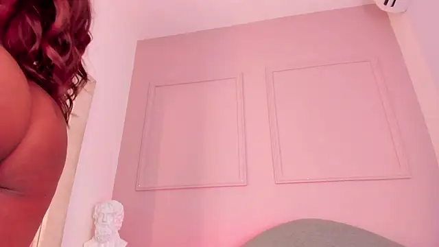 megan woll online show from 03-31-26, 05:13