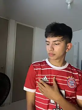 Snapshot of Leonarrrd_01 chatting on 12-11-24, 02:52 Leonarrrd 01 online show from 12-11-24, 02:52