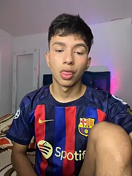 Snapshot of Leonarrrd_01 chatting on 12-20-24, 03:03 Leonarrrd 01 online show from 12-20-24, 03:03