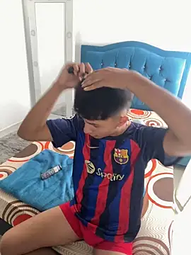 Snapshot of Leonarrrd_01 chatting on 12-30-24, 04:40 Leonarrrd 01 online show from 12-30-24, 04:40