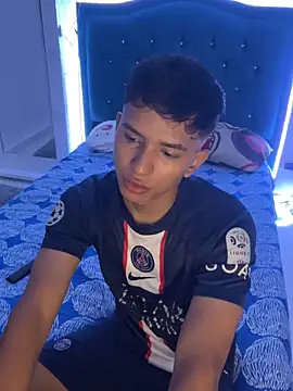 Snapshot of Leonarrrd_01 chatting on 01-18-25, 03:20 Leonarrrd 01 online show from 01-18-25, 03:20