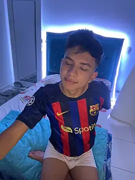 Snapshot of Leonarrrd_01 chatting on 01-23-25, 04:41 Leonarrrd 01 online show from 01-23-25, 04:41