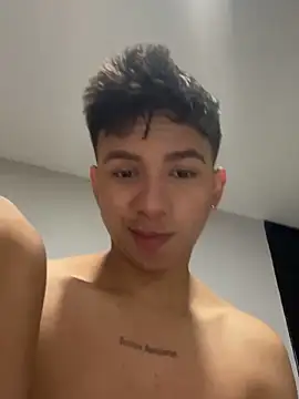 Snapshot of Leonarrrd_01 chatting on 01-25-25, 03:52 Leonarrrd 01 online show from 01-25-25, 03:52