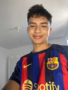 Snapshot of Leonarrrd_01 chatting on 02-06-25, 06:46 Leonarrrd 01 online show from 02-06-25, 06:46