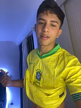 Snapshot of Leonarrrd_01 chatting on 02-16-25, 04:42 Leonarrrd 01 online show from 02-16-25, 04:42