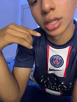 Snapshot of Leonarrrd_01 chatting on 02-22-25, 03:12 Leonarrrd 01 online show from 02-22-25, 03:12