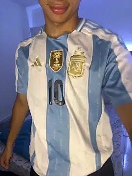 Snapshot of Leonarrrd_01 chatting on 02-23-25, 04:17 Leonarrrd 01 online show from 02-23-25, 04:17