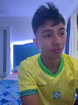 Snapshot of Leonarrrd_01 chatting on 03-05-25, 03:51 Leonarrrd 01 online show from 03-05-25, 03:51