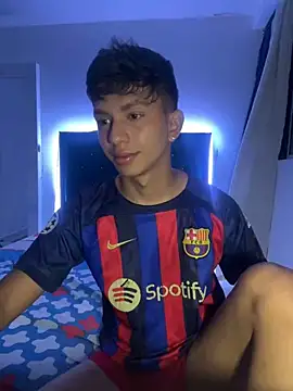 Snapshot of Leonarrrd_01 chatting on 03-07-25, 03:19 Leonarrrd 01 online show from 03-07-25, 03:19