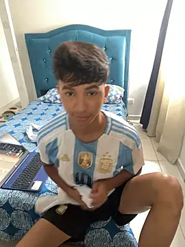 Snapshot of Leonarrrd_01 chatting on 03-07-25, 04:55 Leonarrrd 01 online show from 03-07-25, 04:55