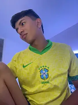 Snapshot of Leonarrrd_01 chatting on 03-10-25, 12:07 Leonarrrd 01 online show from 03-10-25, 12:07