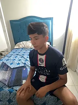 Snapshot of Leonarrrd_01 chatting on 03-12-25, 06:55 Leonarrrd 01 online show from 03-12-25, 06:55