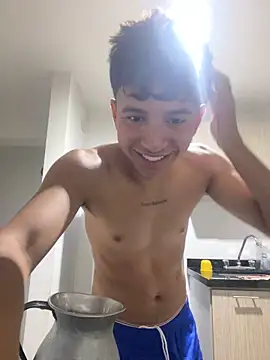 Snapshot of Leonarrrd_01 chatting on 03-16-25, 05:03 Leonarrrd 01 online show from 03-16-25, 05:03