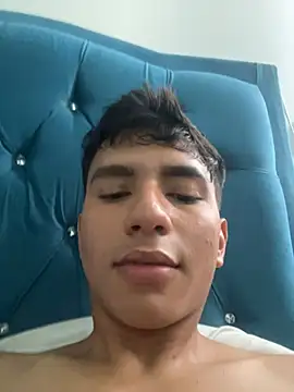 Snapshot of Leonarrrd_01 chatting on 03-16-25, 10:20 Leonarrrd 01 online show from 03-16-25, 10:20