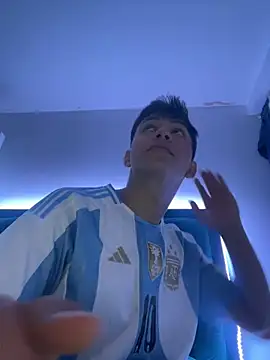 Snapshot of Leonarrrd_01 chatting on 03-17-25, 02:08 Leonarrrd 01 online show from 03-17-25, 02:08