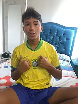 Snapshot of Leonarrrd_01 chatting on 09-23-25, 08:23 Leonarrrd 01 online show from 09-23-25, 08:23