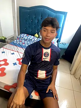 Snapshot of Leonarrrd_01 chatting on 09-24-25, 08:45 Leonarrrd 01 online show from 09-24-25, 08:45