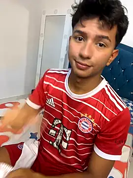 Snapshot of Leonarrrd_01 chatting on 09-26-25, 12:36 Leonarrrd 01 online show from 09-26-25, 12:36