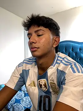 Snapshot of Leonarrrd_01 chatting on 10-02-25, 08:16 Leonarrrd 01 online show from 10-02-25, 08:16