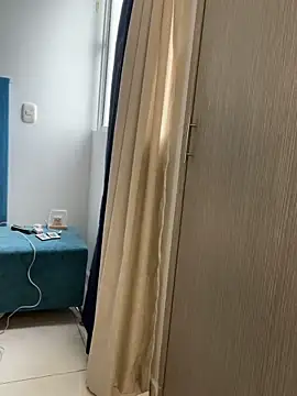 Snapshot of Leonarrrd_01 chatting on 10-04-25, 09:02 Leonarrrd 01 online show from 10-04-25, 09:02