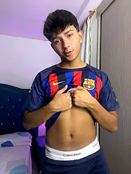 Snapshot of Leonarrrd_01 chatting on 10-09-25, 12:52 Leonarrrd 01 online show from 10-09-25, 12:52