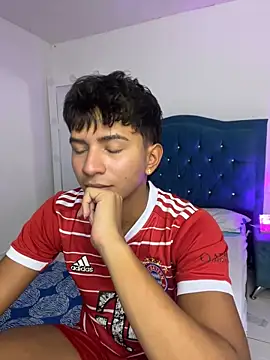 Snapshot of Leonarrrd_01 chatting on 10-10-25, 12:31 Leonarrrd 01 online show from 10-10-25, 12:31