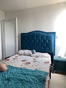 Snapshot of Leonarrrd_01 chatting on 10-26-25, 04:35 Leonarrrd 01 online show from 10-26-25, 04:35