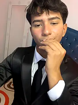 Snapshot of Leonarrrd_01 chatting on 10-30-25, 03:19 Leonarrrd 01 online show from 10-30-25, 03:19