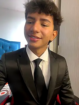 Snapshot of Leonarrrd_01 chatting on 11-01-25, 09:39 Leonarrrd 01 online show from 11-01-25, 09:39