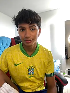 Snapshot of Leonarrrd_01 chatting on 11-04-25, 05:34 Leonarrrd 01 online show from 11-04-25, 05:34