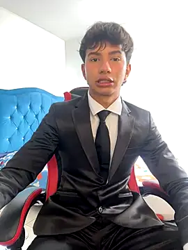 Snapshot of Leonarrrd_01 chatting on 11-05-25, 05:02 Leonarrrd 01 online show from 11-05-25, 05:02