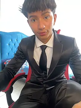 Snapshot of Leonarrrd_01 chatting on 11-07-25, 06:19 Leonarrrd 01 online show from 11-07-25, 06:19